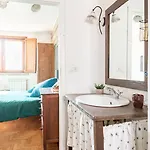 Landlord 71 - Pensión Bari